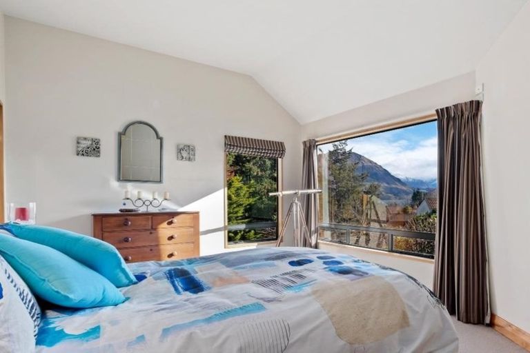 Photo of property in 38 Beacon Point Road, Wanaka, 9305