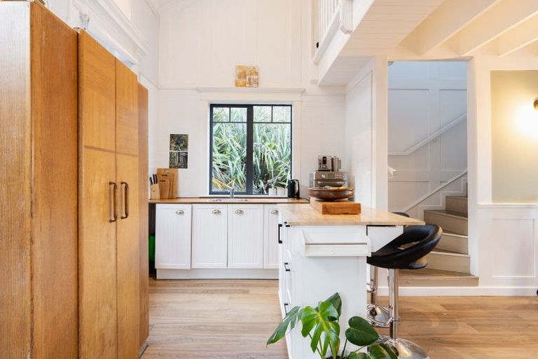 Photo of property in 2 Waireka Street, Ravensbourne, Dunedin, 9022