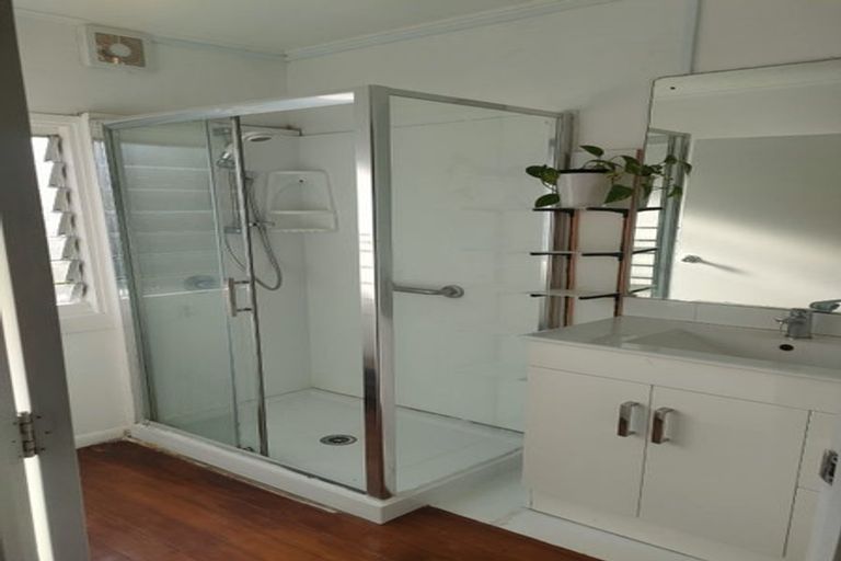 Photo of property in 2/397 Beach Road, Mairangi Bay, Auckland, 0630