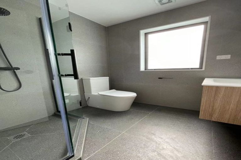 Photo of property in 1a Tui Glen Road, Birkenhead, Auckland, 0626