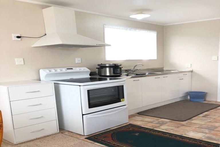 Photo of property in 1/6 Penion Drive, Flat Bush, Auckland, 2023