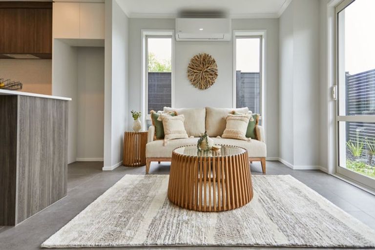 Photo of property in 44 Karepiro Drive, Stanmore Bay, Whangaparaoa, 0932