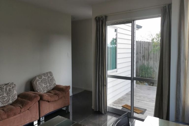 Photo of property in 171 Chivalry Road, Glenfield, Auckland, 0629