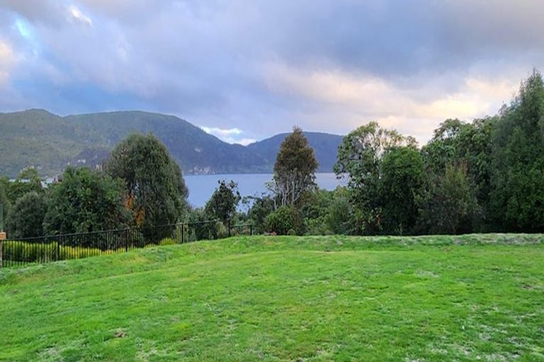 Photo of property in 12 Sherwood Way, Kinloch, 3377