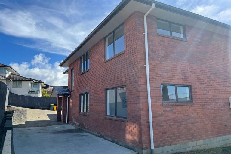 Photo of property in 8 Gordon Stanley Drive, Massey, Auckland, 0614