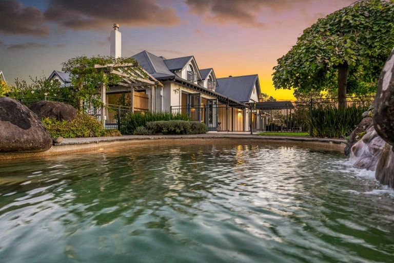 Photo of property in 6 Emily Lane, Greenhithe, Auckland, 0632