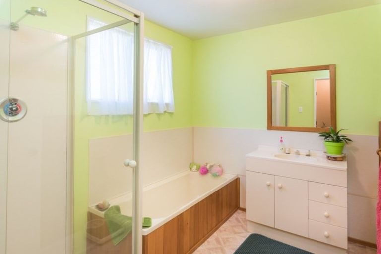 Photo of property in 19a Garden Terrace, Picton, 7220