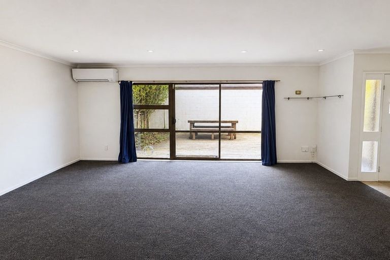 Photo of property in 1 Brynbela Court, Papakura, 2110