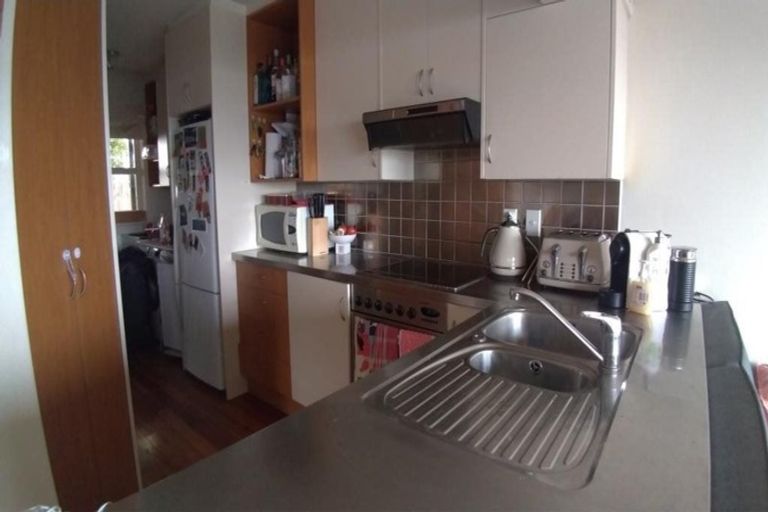 Photo of property in 2/198 Hurstmere Road, Takapuna, Auckland, 0622