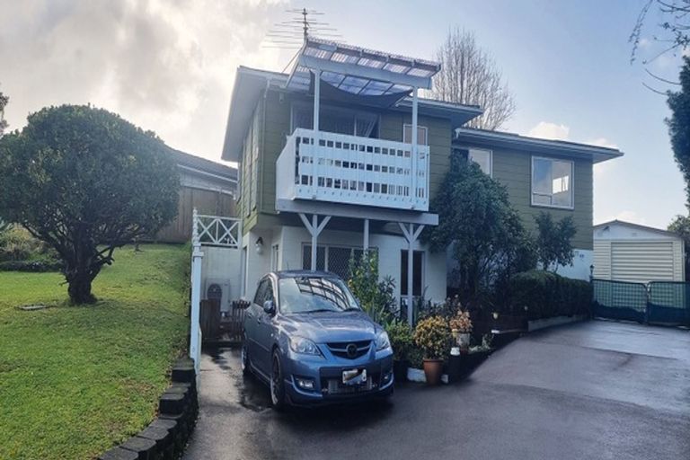 Photo of property in 14 Vina Place, Massey, Auckland, 0614