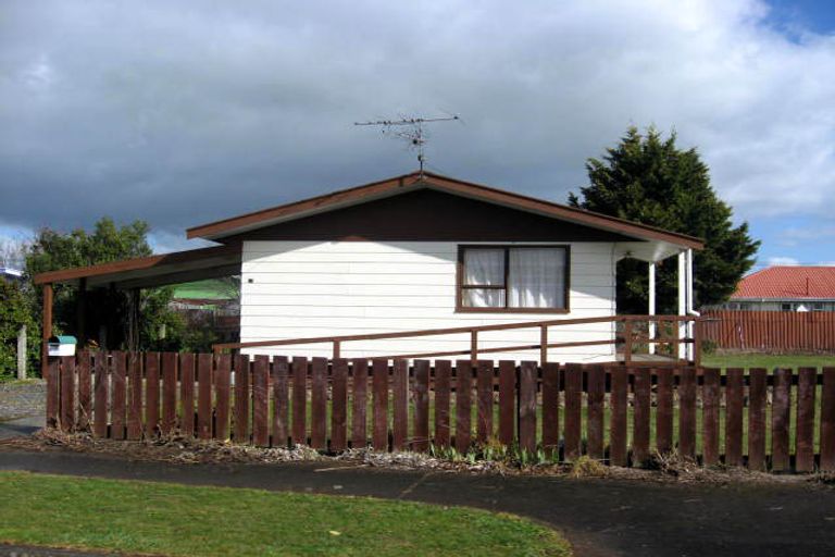 Photo of property in 15 Tasman Crescent, Carterton, 5713