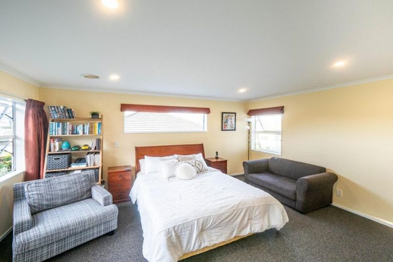 Photo of property in 51 Mauldeth Terrace, Churton Park, Wellington, 6037