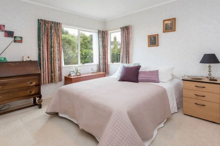 Photo of property in 2/27 Channing Crescent, Botany Downs, Auckland, 2010