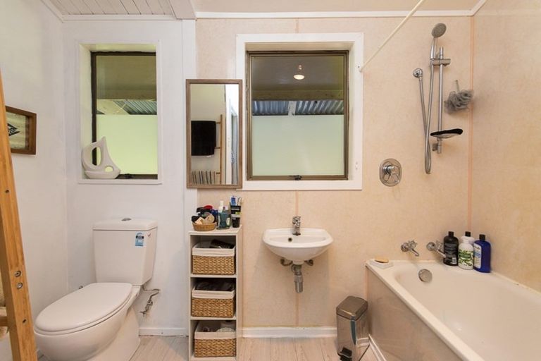 Photo of property in 32 Hunter Road, Pukekawa, Tuakau, 2696