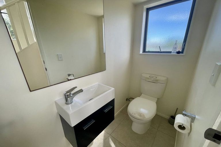 Photo of property in 121a Bruce Road, Glenfield, Auckland, 0629