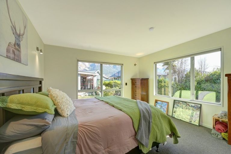 Photo of property in 8 Invincible Drive, Glenorchy, 9372