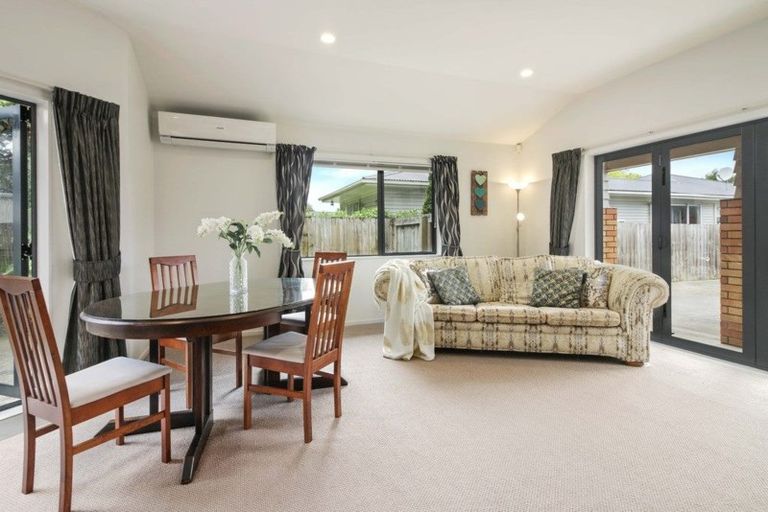 Photo of property in 15a Callis Avenue, Opaheke, Papakura, 2113