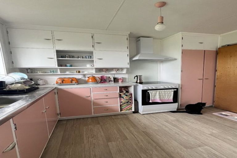 Photo of property in 42 Conclusion Street, Ascot Park, Porirua, 5024