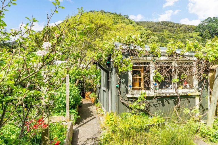 Photo of property in 93 Oroua Street, Eastbourne, Lower Hutt, 5013