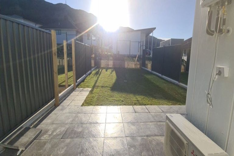 Photo of property in 75 Hokioi Drive, Kenepuru, Porirua, 5022