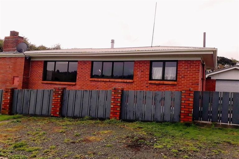 Photo of property in 72 Hurndall Street East, Maungaturoto, 0520