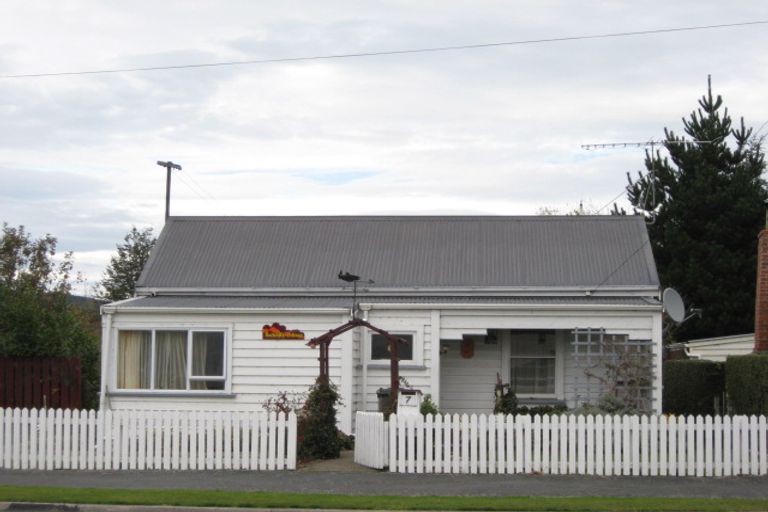 Photo of property in 7 Ossian Street, Milton, 9220