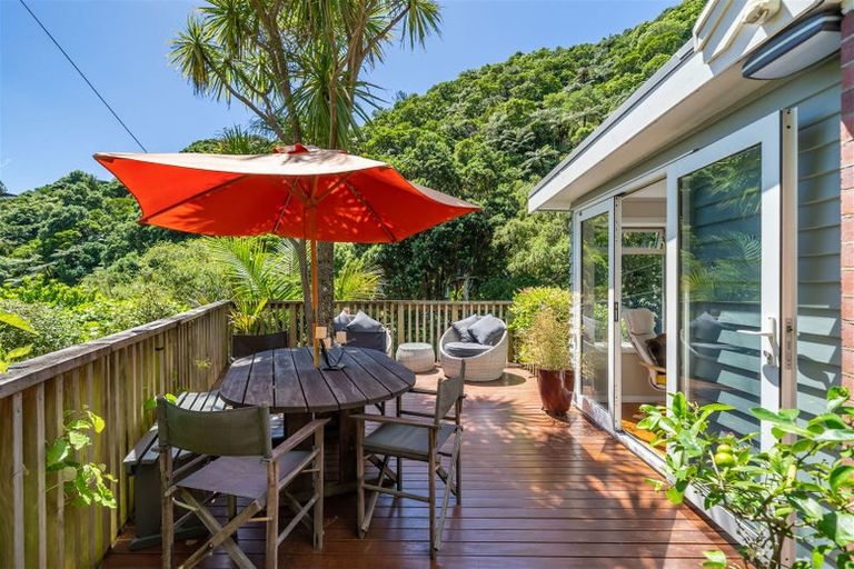 Photo of property in 3 Waitohu Road, York Bay, Lower Hutt, 5013