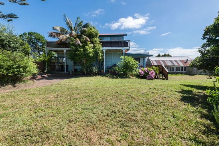 Photo of property in 4 Brandon Road, Glen Eden, Auckland, 0602