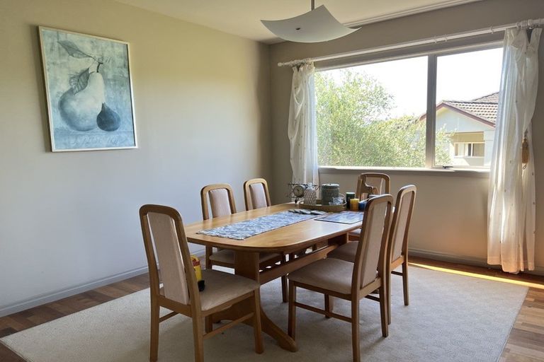 Photo of property in 40 Ravenstone Place, Chatswood, Auckland, 0626