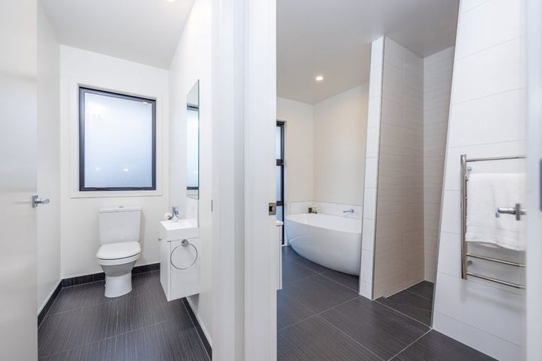 Photo of property in 12 Kentwood Place, Flagstaff, Hamilton, 3210