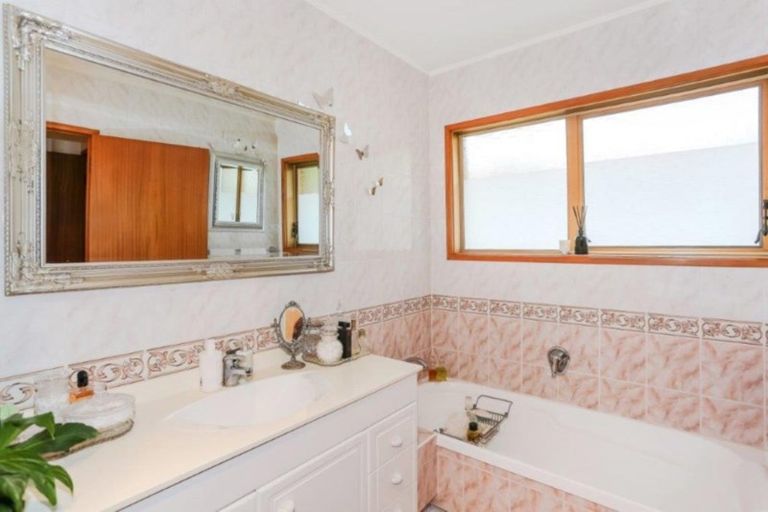 Photo of property in 20 Cherry Crescent, Pukekohe, 2120