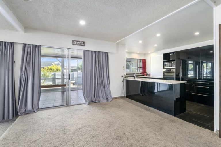 Photo of property in 19 Terry Crescent, Milson, Palmerston North, 4414