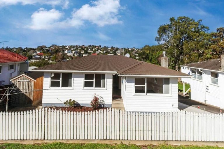 Photo of property in 37 Compton Street, Hillcrest, Auckland, 0627