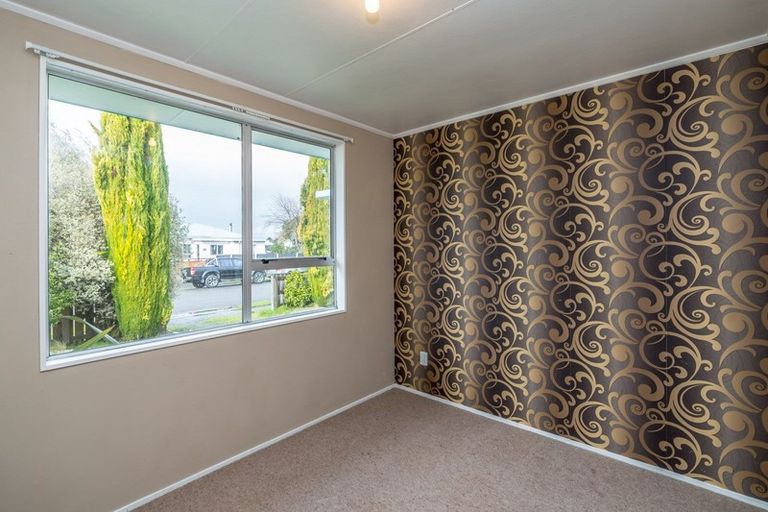 Photo of property in 22 Kupe Drive, Carterton, 5713