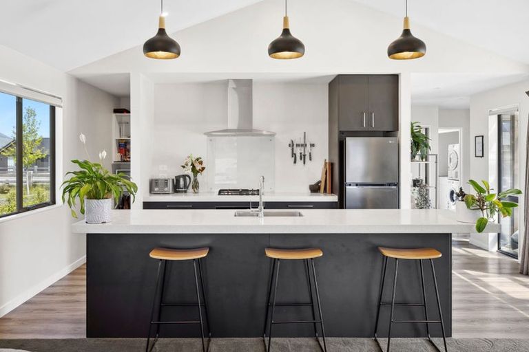 Photo of property in 27 Dingle Street, Lake Hawea, Wanaka, 9382