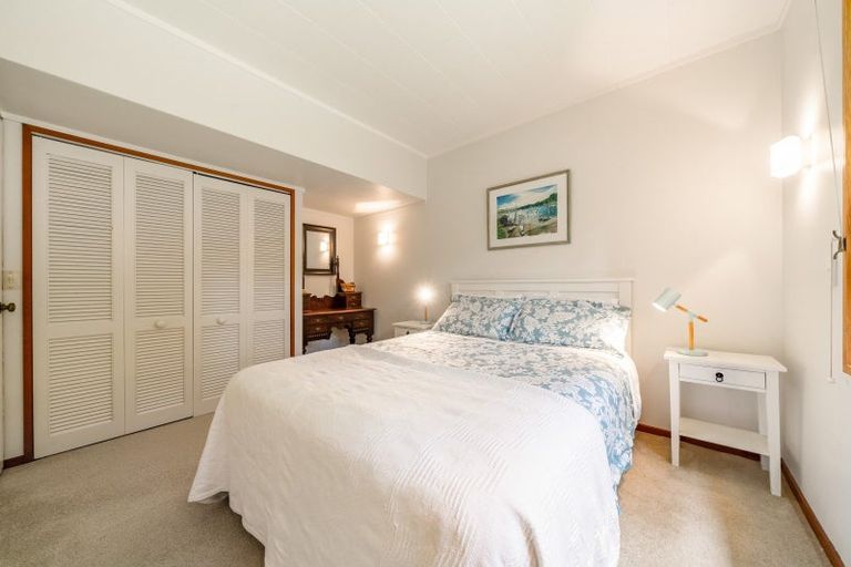 Photo of property in 13 Bayview Road, Paremata, Porirua, 5024