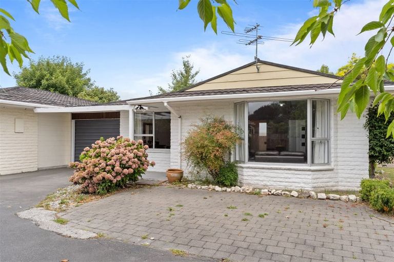 Photo of property in 1/102 Roydvale Avenue, Burnside, Christchurch, 8053
