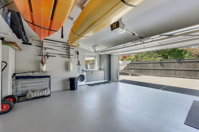 Photo of property in 15 Whitby Close, Waikawa, Picton, 7220