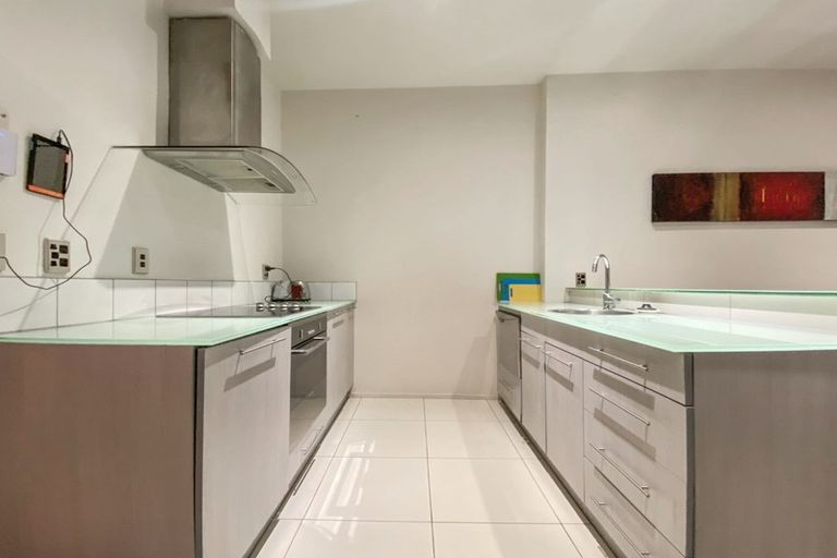 Photo of property in Hb Apartments, 1/3 Holland Street, Te Aro, Wellington, 6011