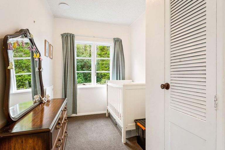 Photo of property in 52 The Drive, Tawa, Wellington, 5028