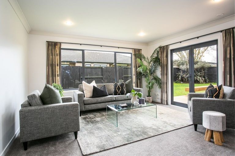 Photo of property in 16 Brancaster Place, Cambridge, 3434