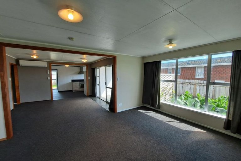 Photo of property in 35 Camellia Avenue, Bell Block, New Plymouth, 4312