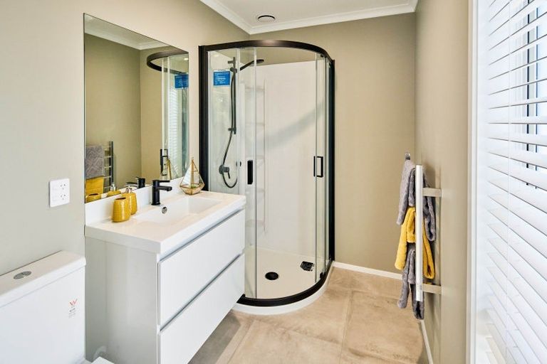 Photo of property in 5 Rotoiti Place, Paraparaumu, 5032