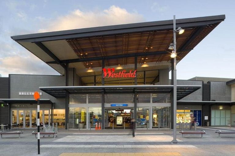 Photo of property in 11 Wicklam Lane, Greenhithe, Auckland, 0632