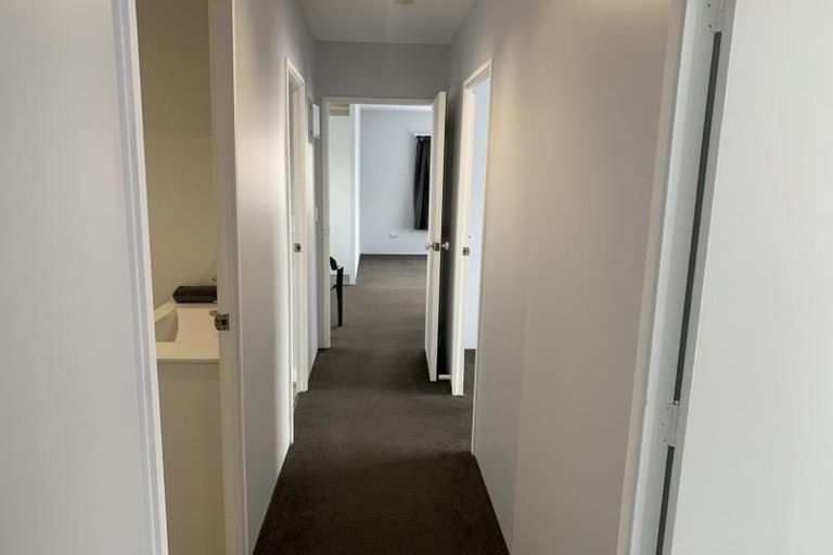 Photo of property in 2/31 Aeronautic Road, Takanini, 2112