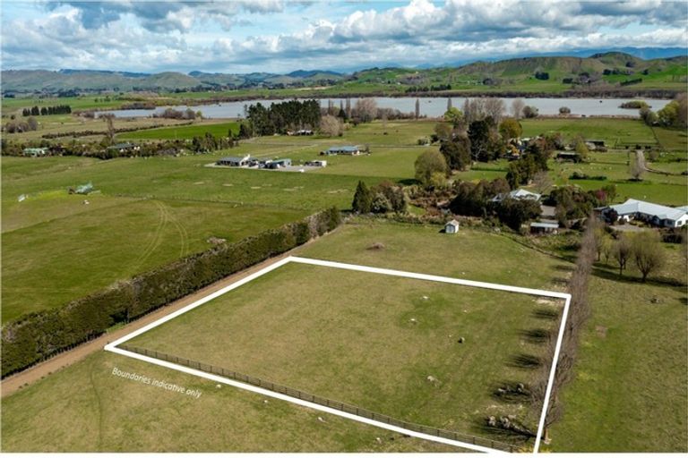 Photo of property in 310c Porangahau Road, Waipukurau, 4282