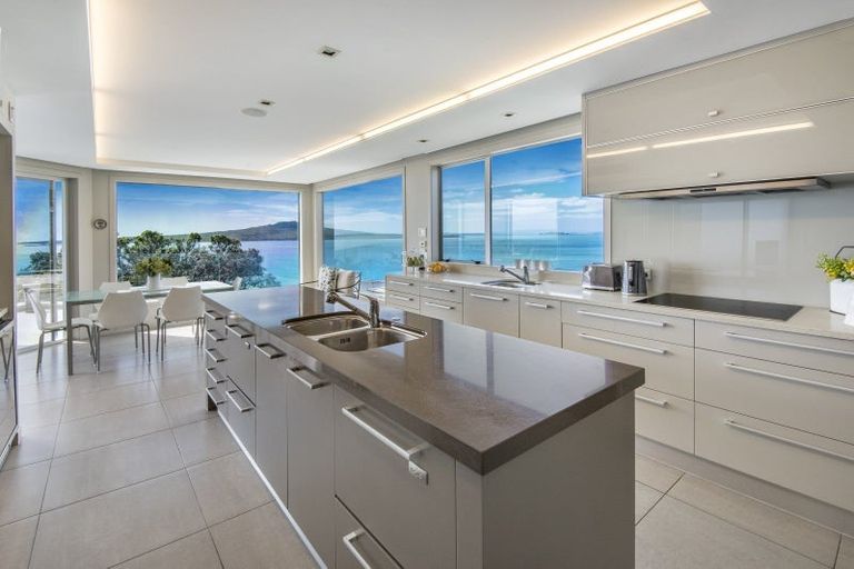 Photo of property in 1/40 Seacliffe Avenue, Belmont, Auckland, 0622