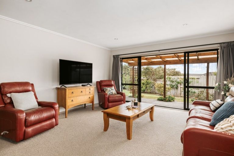 Photo of property in 52 Rosella Drive, Welcome Bay, Tauranga, 3112