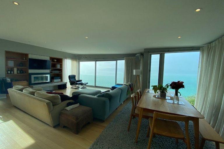 Photo of property in 23 Napier Street, Karaka Bays, Wellington, 6022