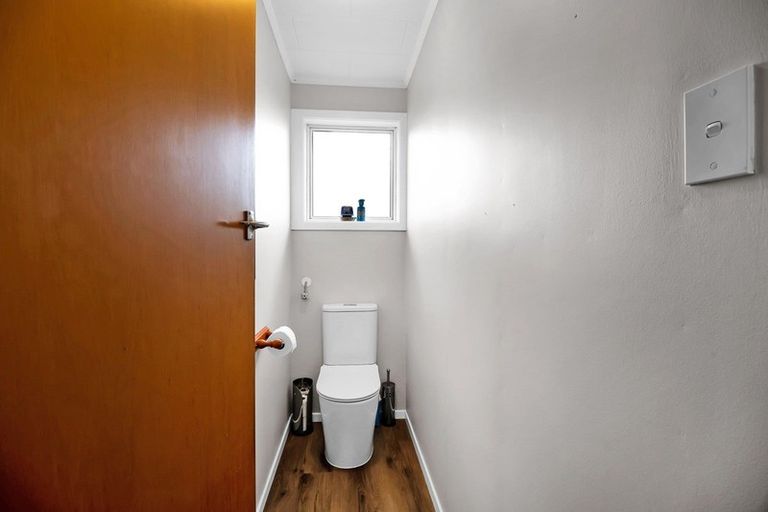 Photo of property in 10 Karaka Street, Inglewood, 4330